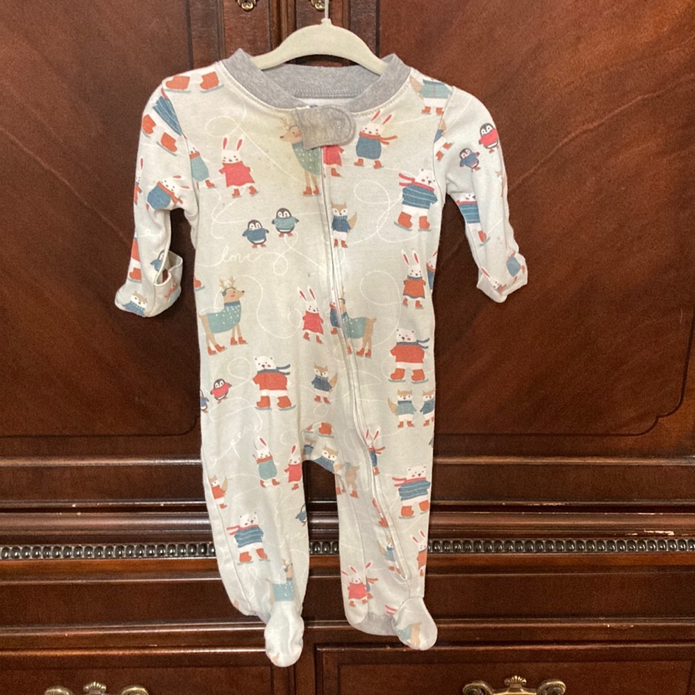 3-6 month old honest company onesie